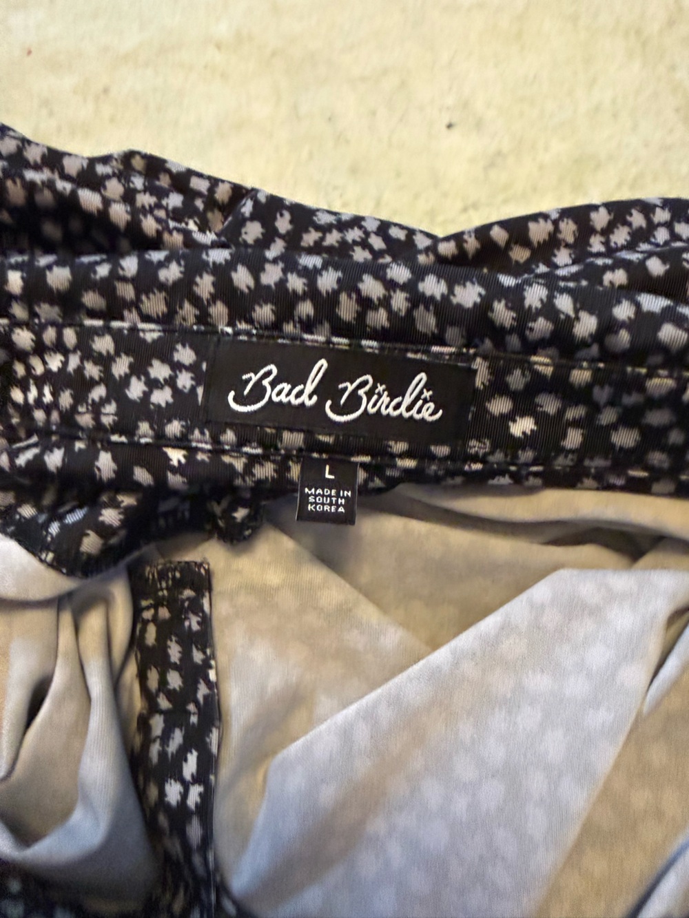 Bad Birdie black pattern active wear polo
Short sleeve shirt. L (rose on sleeve) - Picture 3 of 8